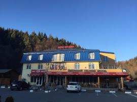 内劳拉酒店，位于Negreni的酒店