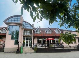 Hotel COLCHI，位于Uničov的酒店