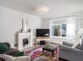 Pass the Keys Stylish Cosy 3Bed Family Friendly Home in Hatfield，位于哈特菲尔德的酒店