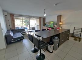 Elégant F3 à la Villa Stencer, Papeete, calme climatisé et spacieux，位于帕皮提的酒店