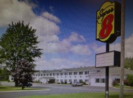 Super 8 Escanaba，位于埃斯卡诺巴的酒店
