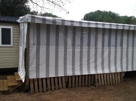 Amira 6 personnes，位于圣让-德蒙的豪华帐篷营地