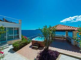 Villa Vacanza Dubrovnik - Five Bedroom Villa with Private Sea Access，位于杜布罗夫尼克的乡村别墅