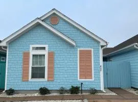 Barefoot Bungalow - Pet Friendly- 2 Bdrm Townhome