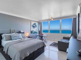 7th - 7 Heaven Miami - Stunning Ocean View - Free Parking，位于迈阿密海滩的公寓式酒店