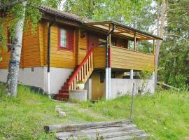 Holiday home LIDKÖPING VIII，位于Tallbacken的带停车场的酒店