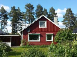 Geräumiges Ferienhaus in Vidsel mit Sauna,Terrasse und Garten，位于Vidsel的酒店