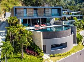 The Cube Ocean View Pool Villa Kalim，位于芭东海滩的家庭/亲子酒店
