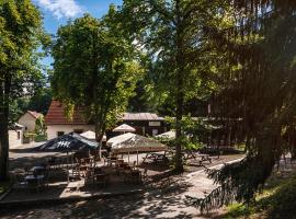 Rekreační areál Příhrazy，位于Žďár的酒店