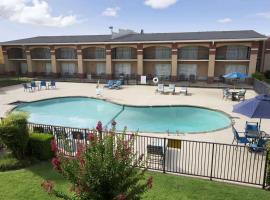 Howard Johnson by Wyndham Oklahoma City OKC Airport, Fairgrounds, I40，位于俄克拉何马城的酒店