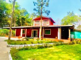 Shrenya Orchidz-Coorg Nature Stay，位于马迪凯里的豪华帐篷营地