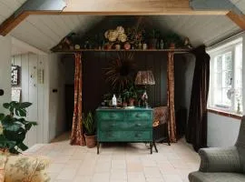 Spinks Nest - a boutique cottage near Holt, North Norfolk