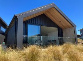 The Quarters Unit 2 - Lake Tekapo，位于特卡波湖的带停车场的酒店