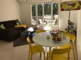 Appartement T2 climatisé avec balcon, WiFi et parking près du centre de Cavalaire-sur-Mer - FR-1-100-180