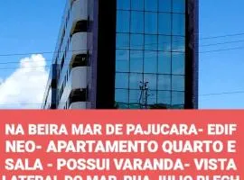 NA BEIRA MAR DE PAJUCARA- EDIF NEO- APARTAMENTO QUARTO E SALA -TEM VARANDA- VISTA LATERAL DO MAR- RUA JULIO PLECH FILHO 60 ESQUINA COM AVENIDA DOUTOR ANTONIO GOUVEIA - CONSUMO ELETRICO É PAGO No CKECK-OUT 1KWH É 1,35 REIAS - TEM TELA DE PROTEÇÃO