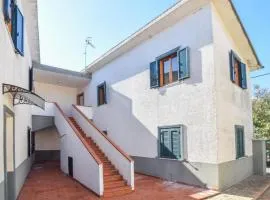 Gorgeous Apartment In San Leonardo Di Cutro With Wifi