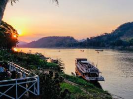 Villa Alounsavath Mekong Riverside，位于琅勃拉邦的酒店