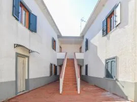 Stunning Apartment In San Leonardo Di Cutro With 1 Bedrooms And Wifi