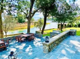 GORGEOUS WATER FRONT HOUSE / HUGE GARDEN & SEA ACCESS