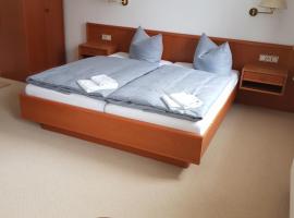 Hotel zur Altstadt，位于Calbe的酒店