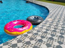 Mona chalet "Families only" عائلات فقط，位于阿尔科兰的酒店