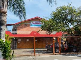 Pousada Residencial Paineiras，位于瓜拉图巴的住宿加早餐旅馆