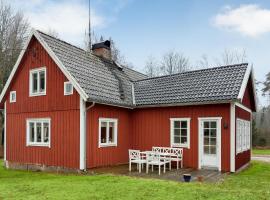 5 Bedroom Pet Friendly Home In Strmsnsbruk，位于Strömsnäsbruk的酒店