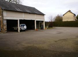Hôtel La Calèche，位于La Guerche-de-Bretagne的酒店