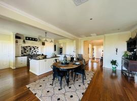 Cosy Country Cottage，位于Neerim South的酒店