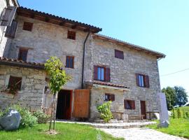 Holiday Farmhouse Skvor，位于Robidišče的酒店