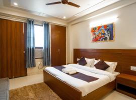 The Lodgers 2 BHK Serviced Apartment infront of Artemis Hospital Gurgaon，位于古尔冈的公寓