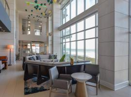 Residence Inn by Marriott Myrtle Beach Oceanfront，位于默特尔比奇Childrens Museum of South Carolina附近的酒店