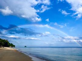 Tioman Cabana Bed & Breakfast，位于刁曼岛的海滩短租房