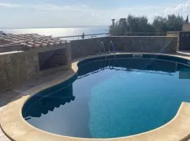 Villa familiale piscine privée et magnifique vue mer