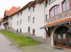 SDG Családi Hotel és Konferenciaközpont，位于巴拉顿扎佐的酒店