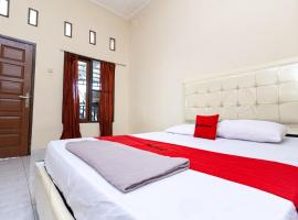 RedDoorz @ Jalan Sidomuncul 2 Jambi，位于占碑市的酒店