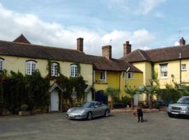 Pheasant Inn，位于Sutton Maddock的酒店