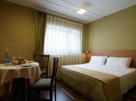Hotel Villa San Pietro，位于圣乔瓦尼·罗通多的酒店