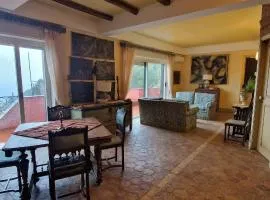 Beautiful 2-Bed Villa in Taormina