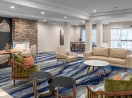 Fairfield by Marriott Inn & Suites Columbus Hilliard，位于哥伦布的带停车场的酒店