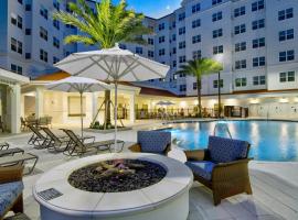 Residence Inn by Marriott Orlando at FLAMINGO CROSSINGS Town Center，位于奥兰多的带泳池的酒店