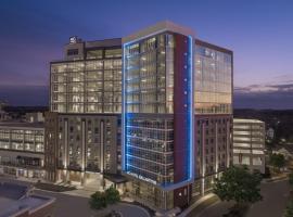 AC Hotel by Marriott Charlotte Ballantyne，位于夏洛特Rock Hill/York County (Bryant Field) - RKH附近的酒店