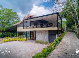 Natura Lake - Casa Campestre，位于阿纳波伊马的酒店