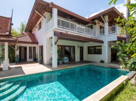 Beachfront Resort Villa Baan Tawan 3BR，位于拉迈的别墅