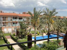 Acogedor apartamento con piscina en Vilafortuny, Cambrils，位于坎布里尔斯的酒店