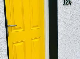 The Yellow Door，位于卡斯莱兰的自助式住宿