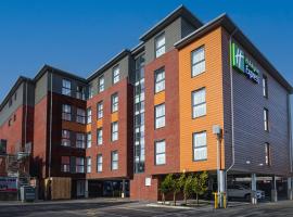 Holiday Inn Express - Fleet, an IHG Hotel，位于弗利特布莱克布什机场 - BBS附近的酒店