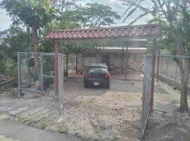 Casa Hidalgo cerca de playa Carrillo，位于卡里略的酒店