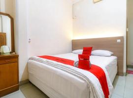 RedDoorz Plus near WTC Batanghari Mall，位于Tanjungjohor的酒店