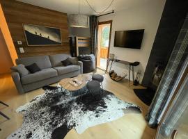 Alpine Creek - Luxury Ski-in Avoriaz Morzine，位于莫尔济讷的酒店